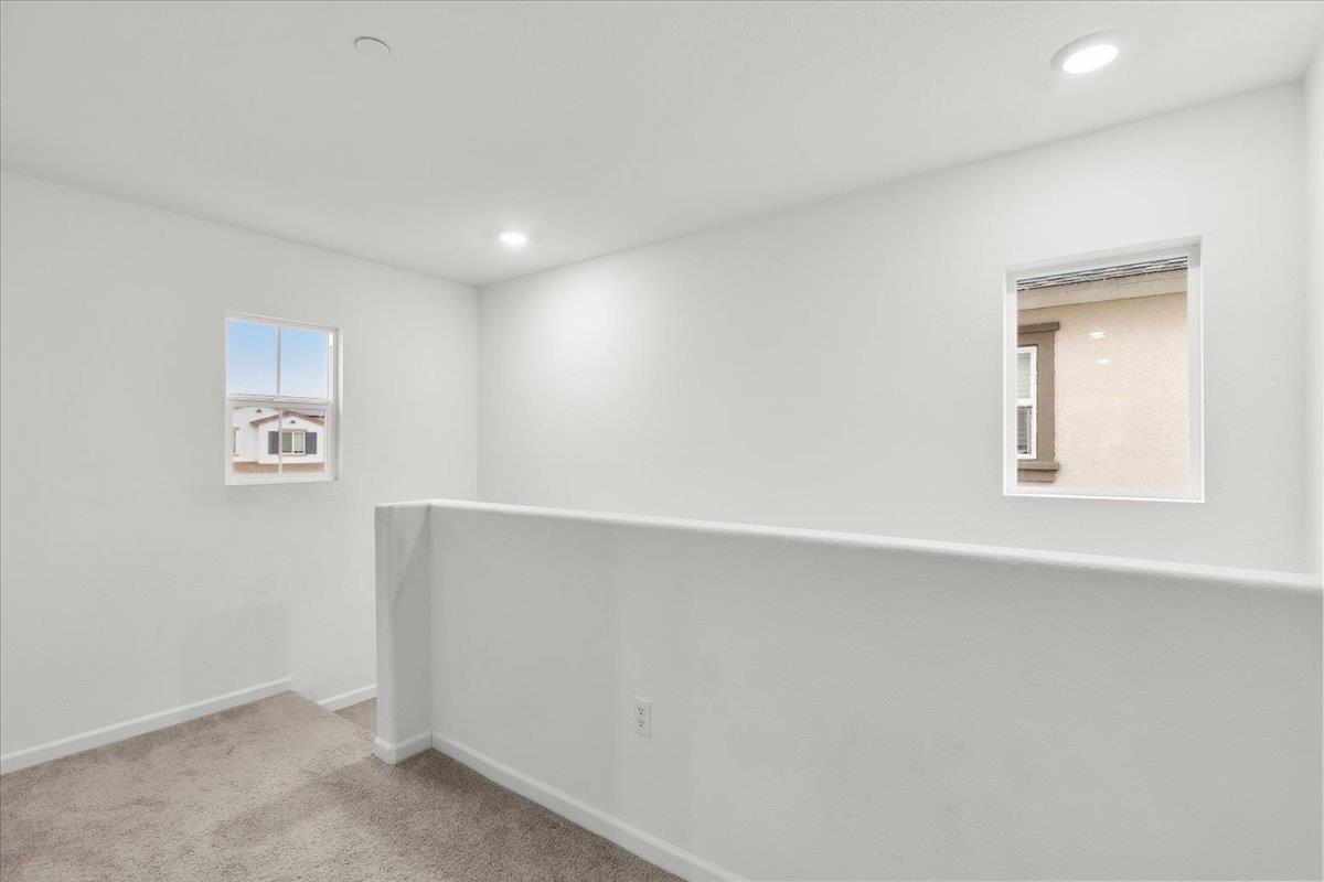 6421 Maple Leaf Ln, Riverbank, CA 95367