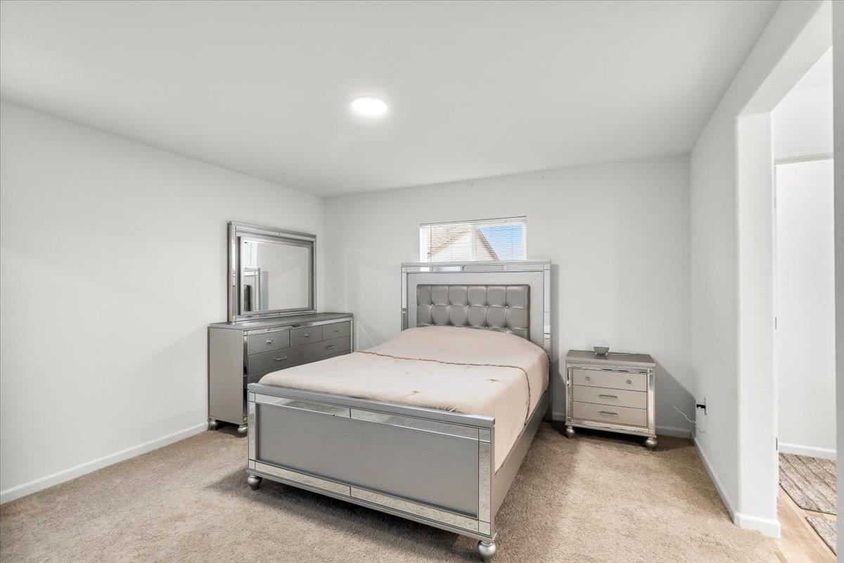 6421 Maple Leaf Ln, Riverbank, CA 95367