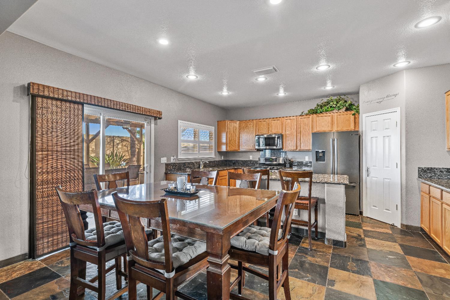 7009 Finale Ln, Hughson, CA 95326