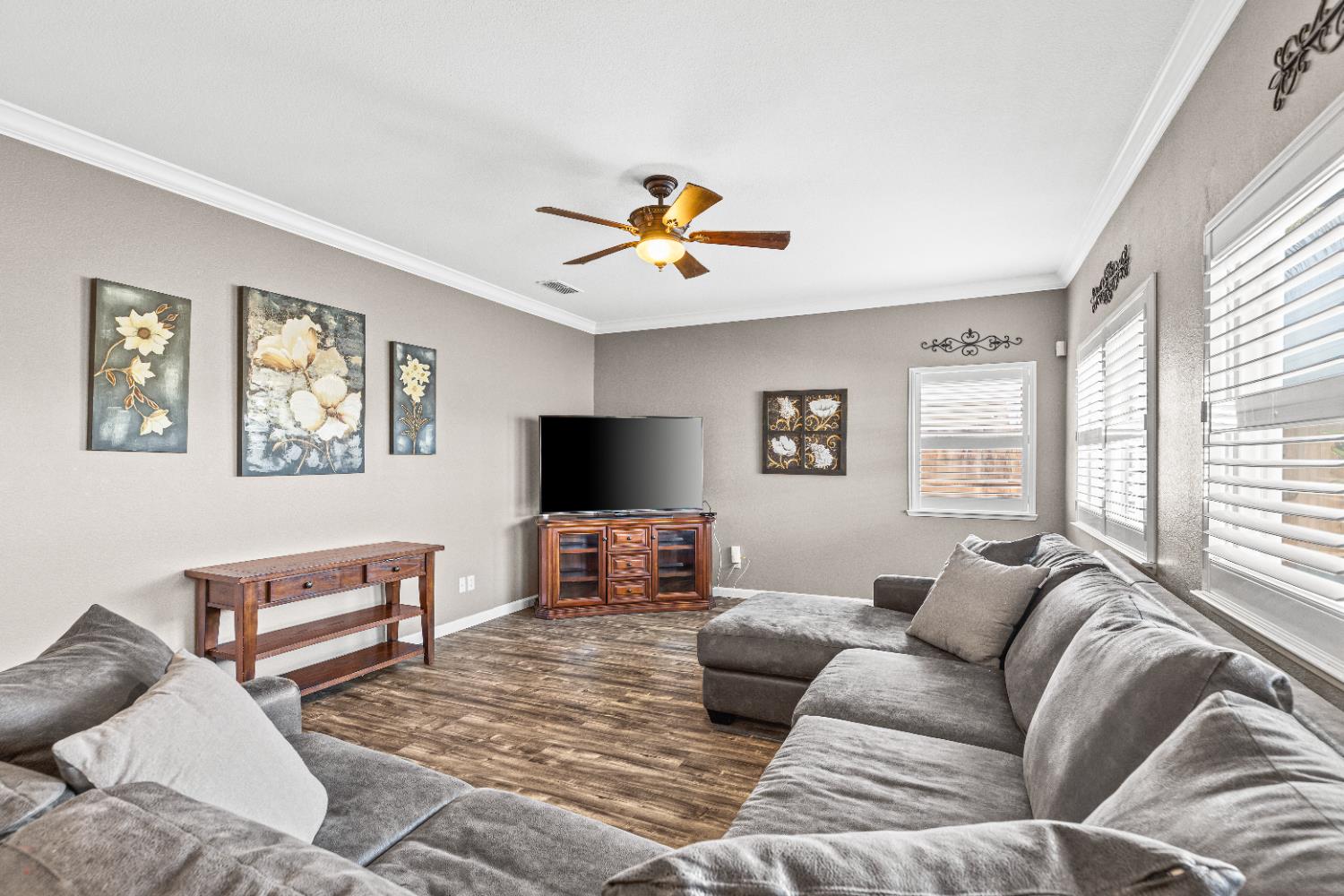 7009 Finale Ln, Hughson, CA 95326