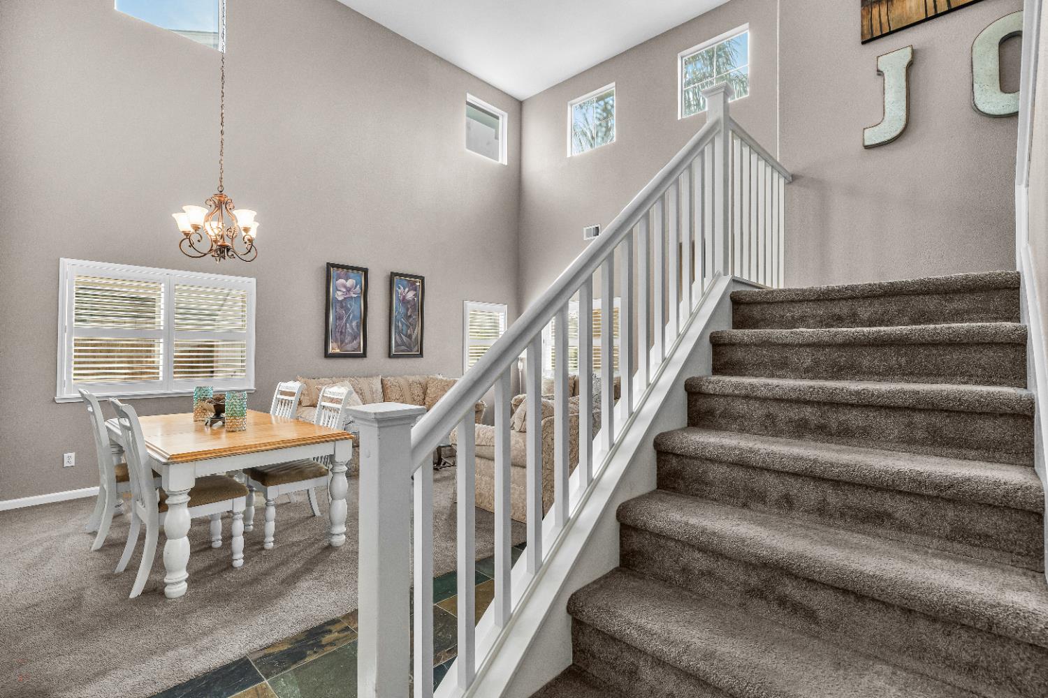 7009 Finale Ln, Hughson, CA 95326