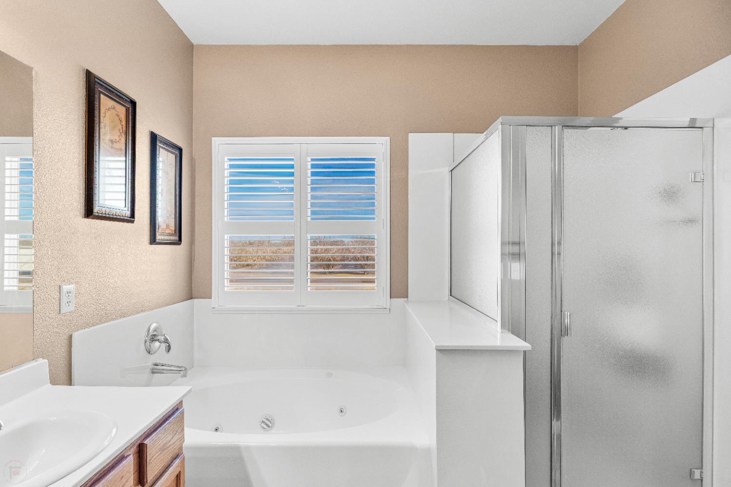 7009 Finale Ln, Hughson, CA 95326