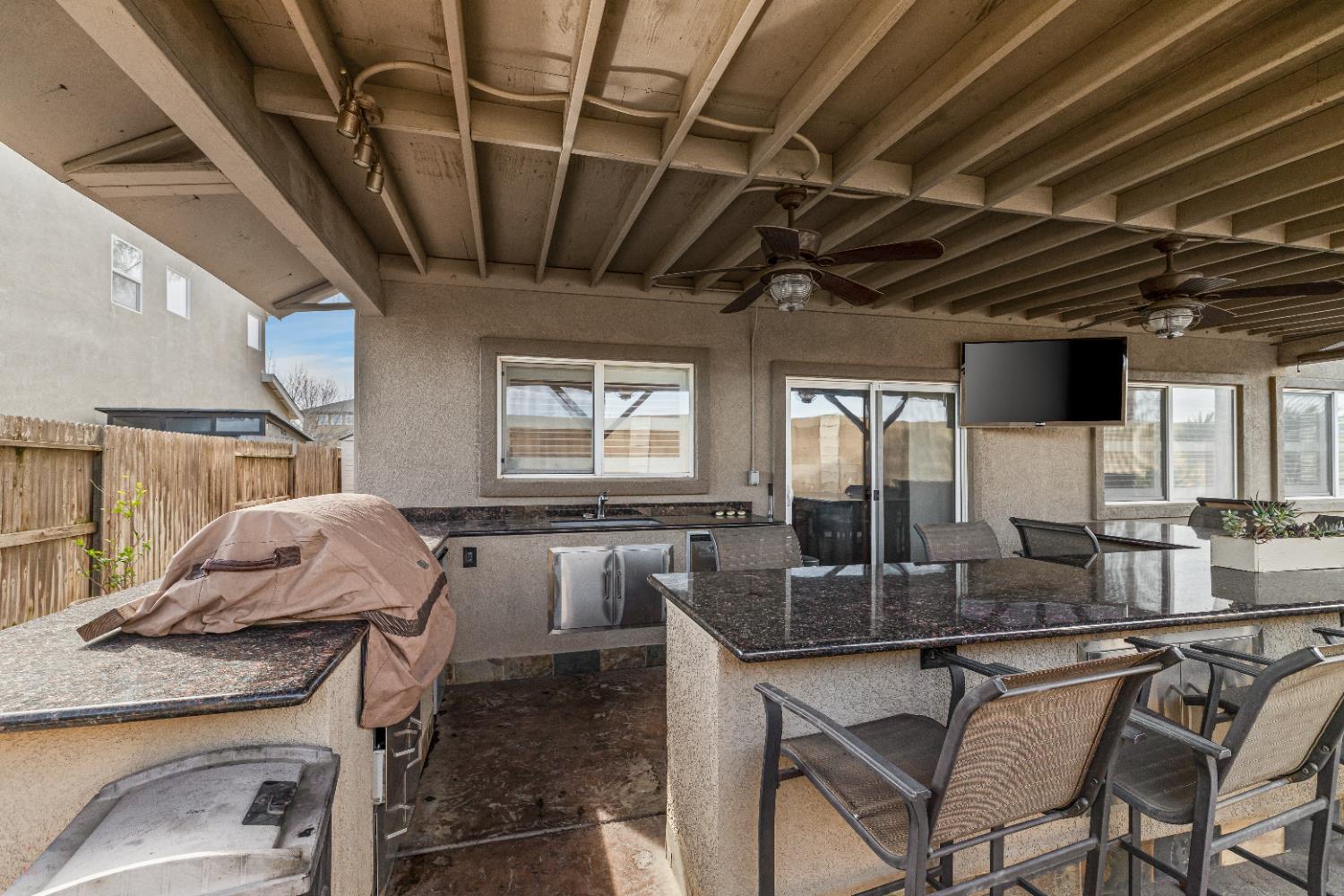 7009 Finale Ln, Hughson, CA 95326