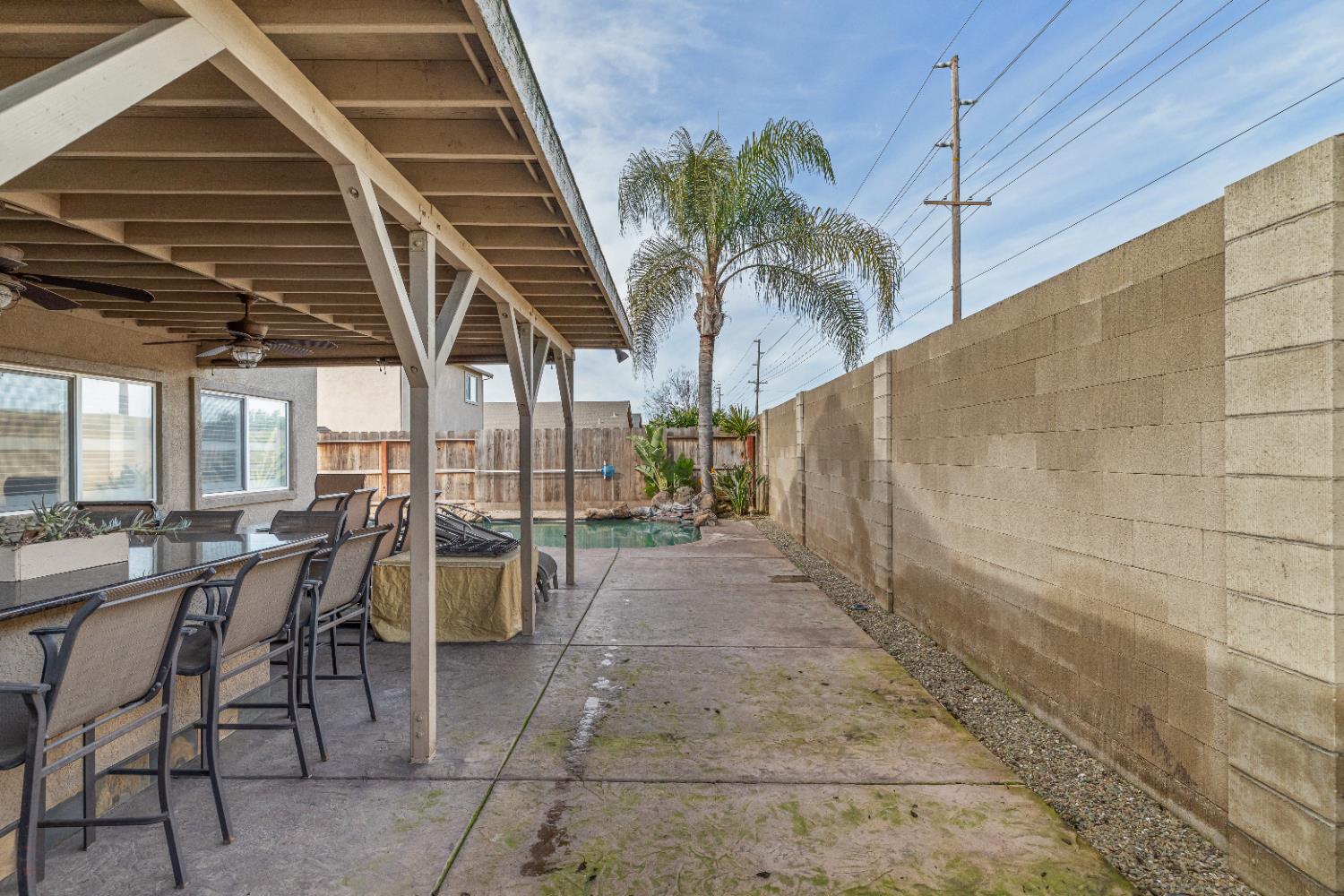 7009 Finale Ln, Hughson, CA 95326