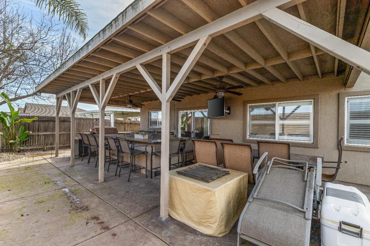 7009 Finale Ln, Hughson, CA 95326