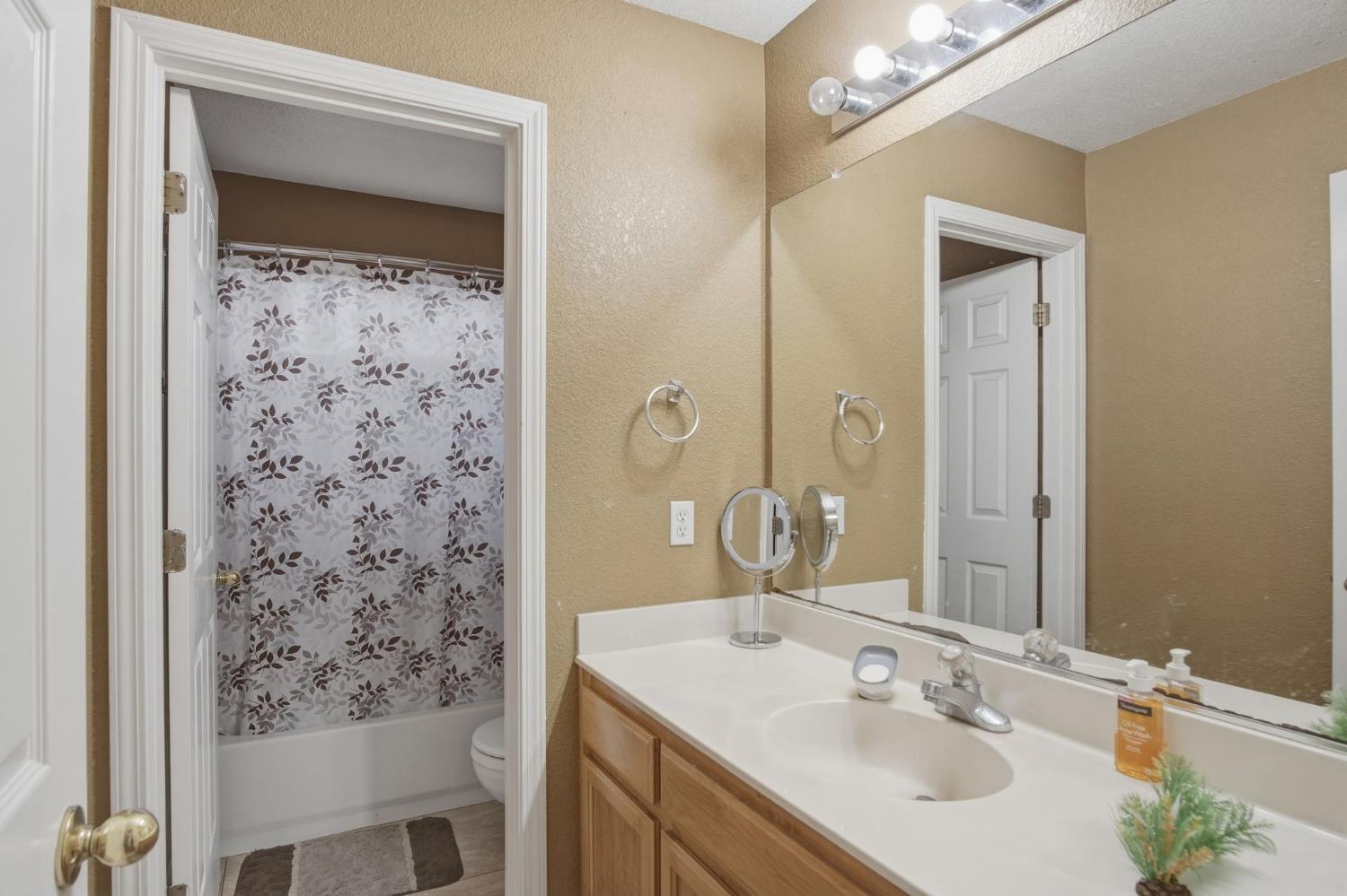 837 Grafton St, Manteca, CA 95337