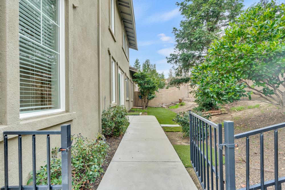 20300 Panoz Rd, Patterson, CA 95363