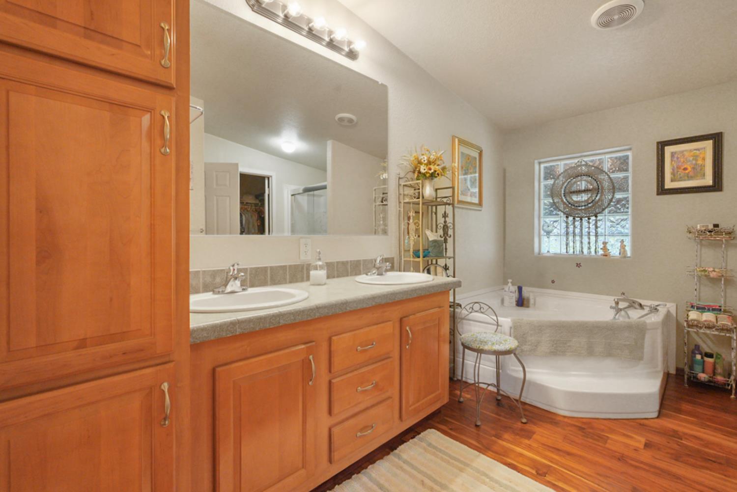 9900 4th St, Delhi, CA 95315