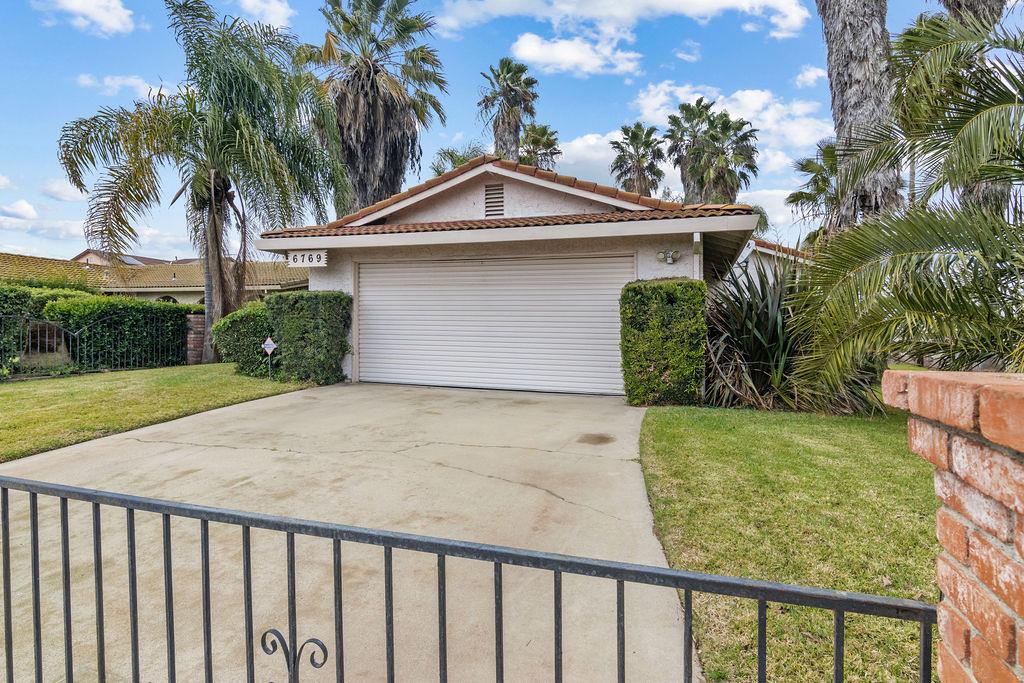 6769 Chestnut Ln, Winton, CA 95388