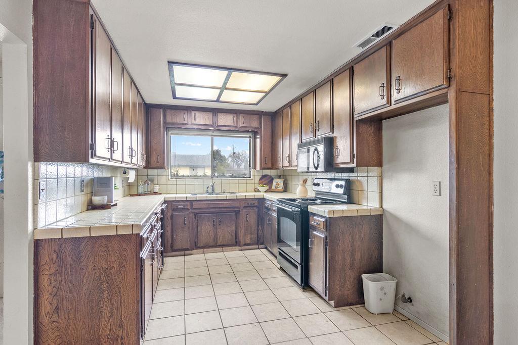 6769 Chestnut Ln, Winton, CA 95388