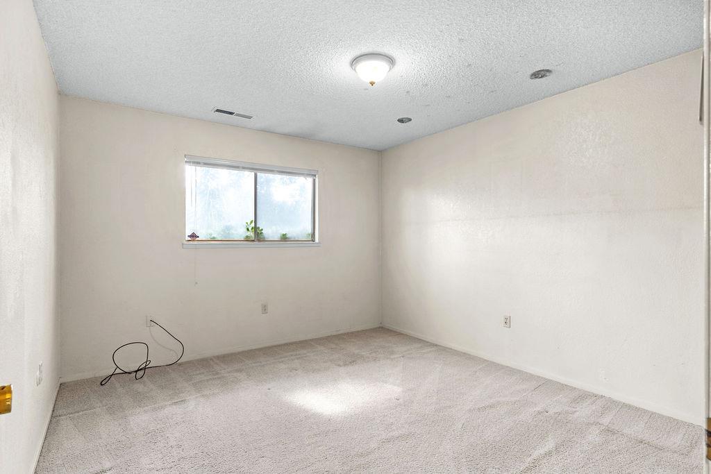 6769 Chestnut Ln, Winton, CA 95388