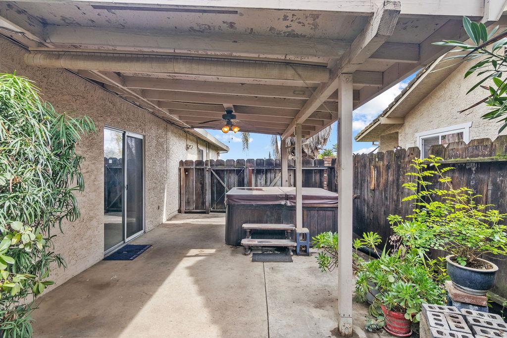 6769 Chestnut Ln, Winton, CA 95388