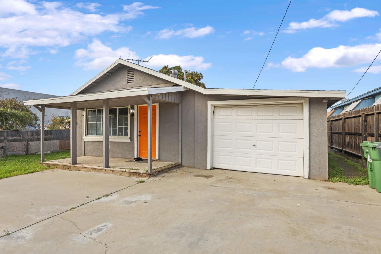 327 Hosmer Ave, Modesto, CA 95351