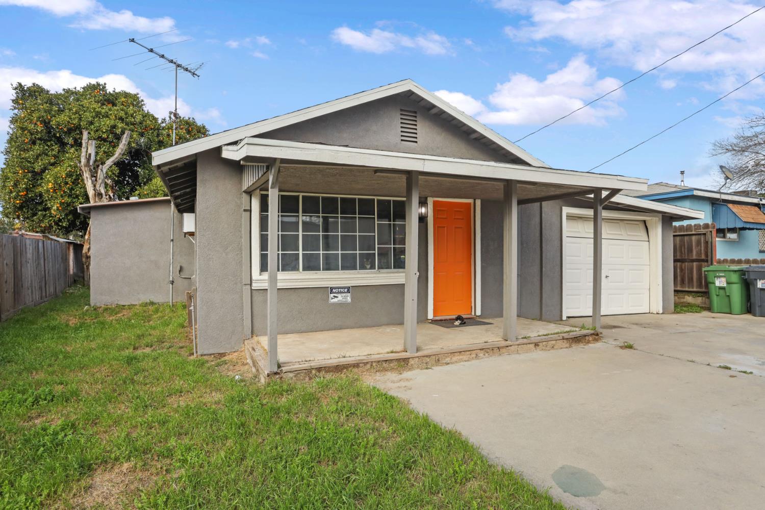 327 Hosmer Ave, Modesto, CA 95351