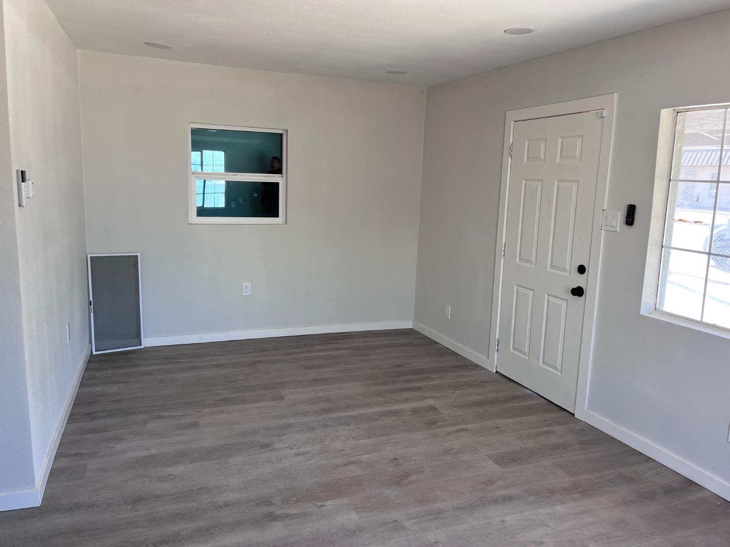 327 Hosmer Ave, Modesto, CA 95351