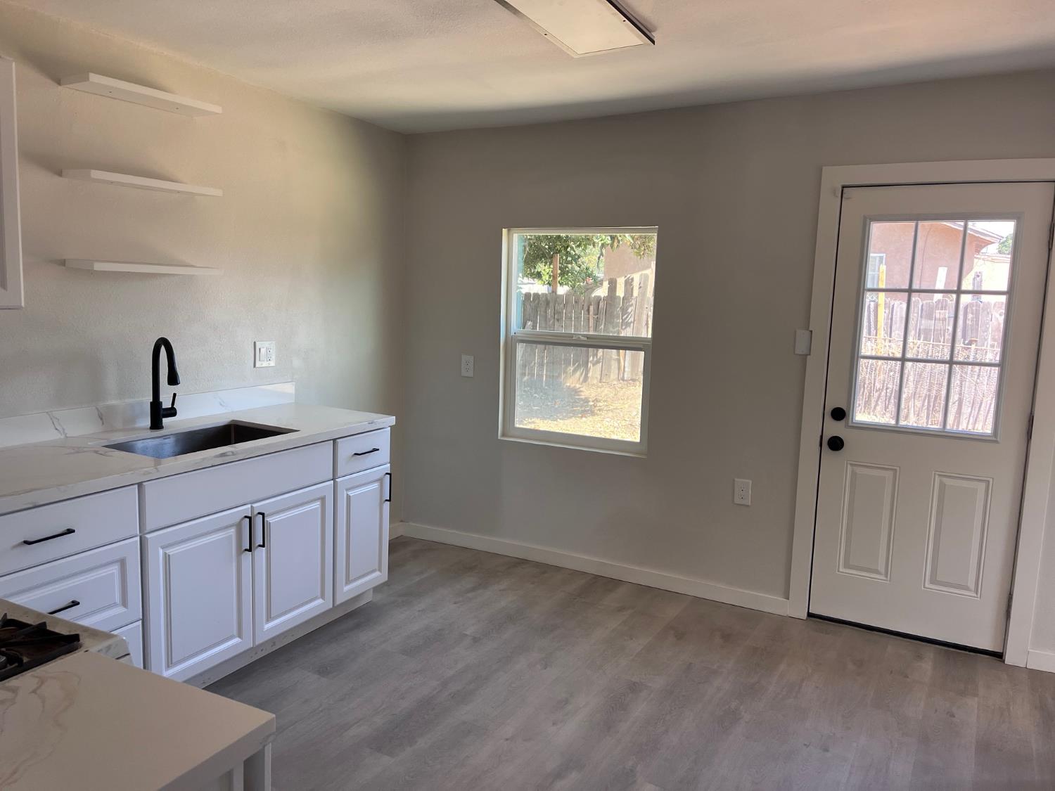 327 Hosmer Ave, Modesto, CA 95351