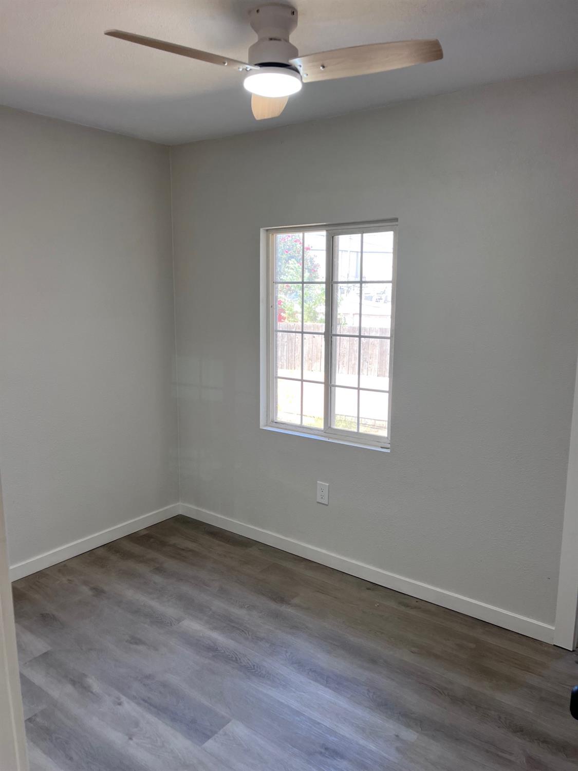 327 Hosmer Ave, Modesto, CA 95351