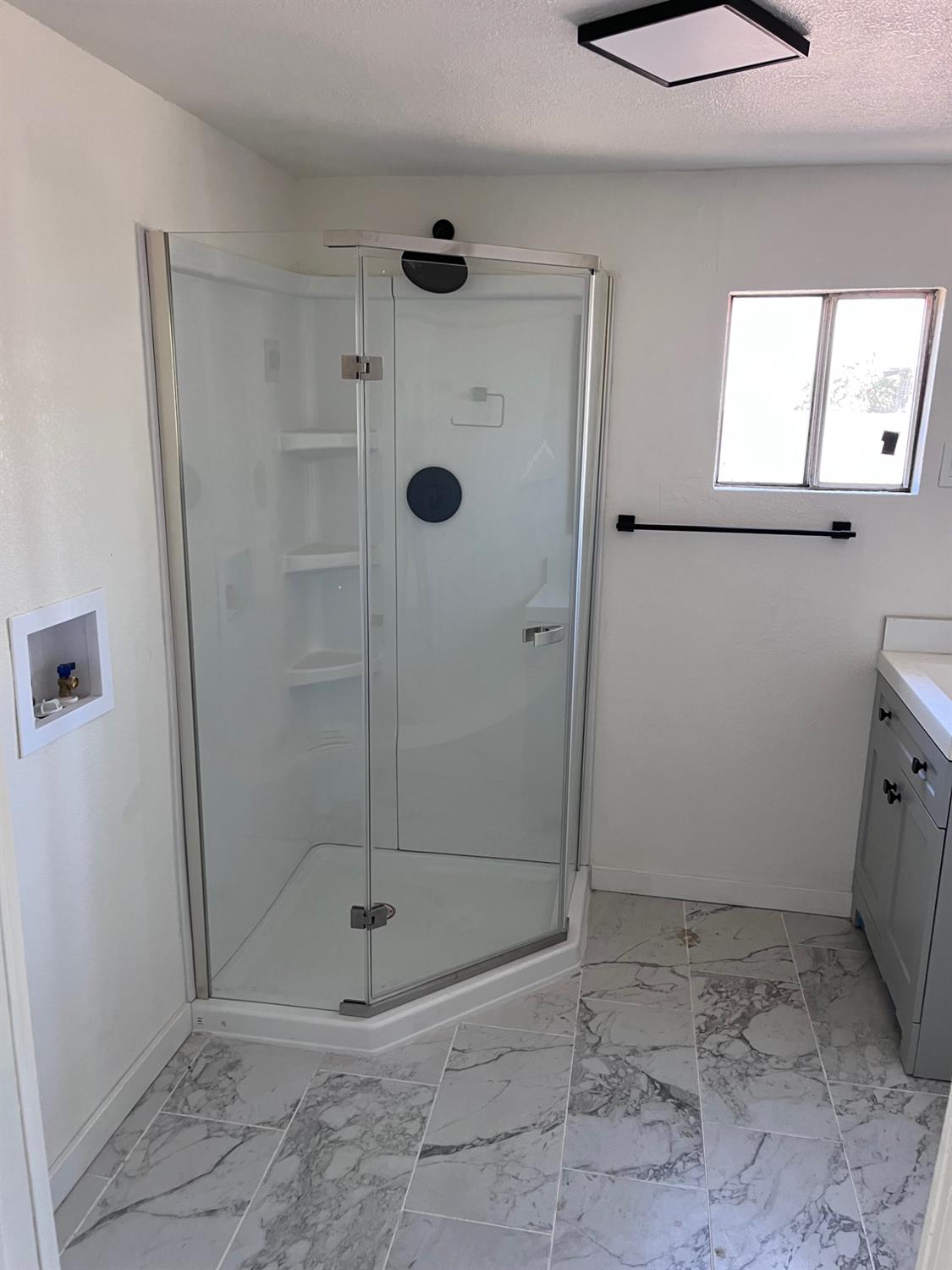 327 Hosmer Ave, Modesto, CA 95351