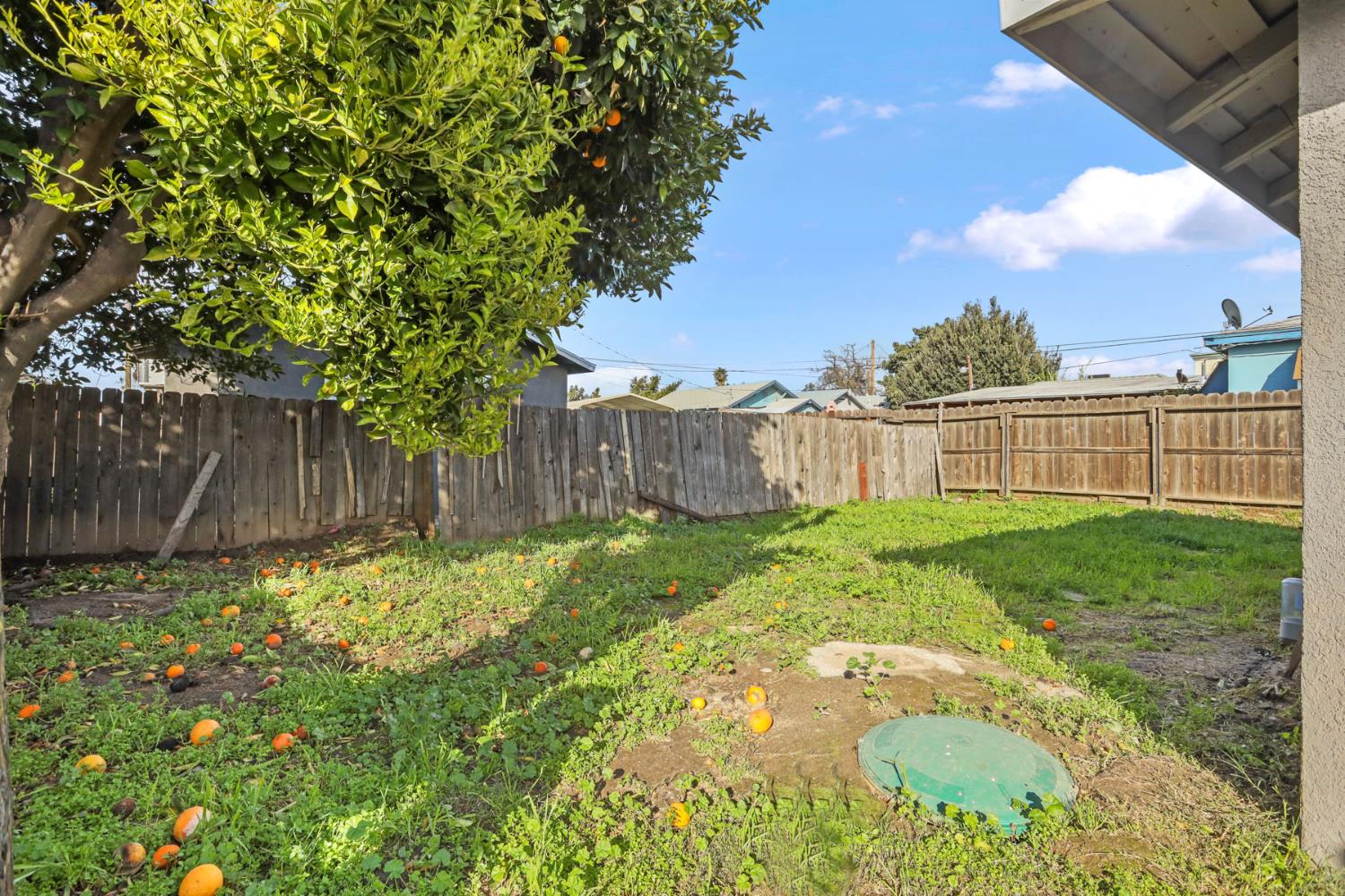 327 Hosmer Ave, Modesto, CA 95351