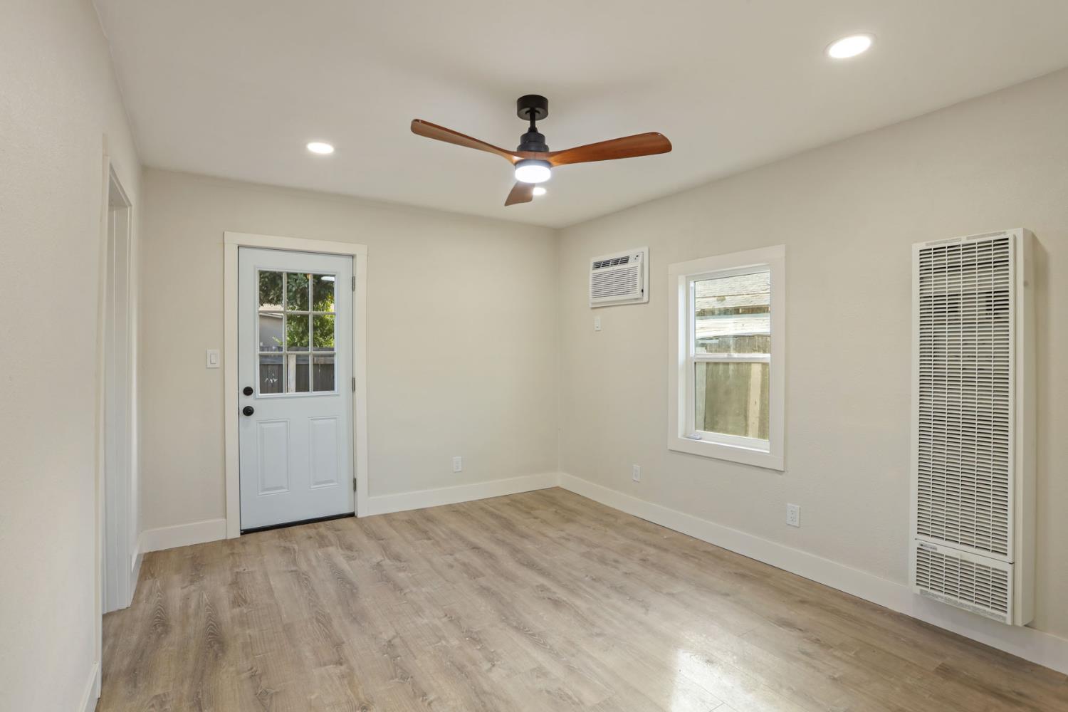 327 Hosmer Ave, Modesto, CA 95351