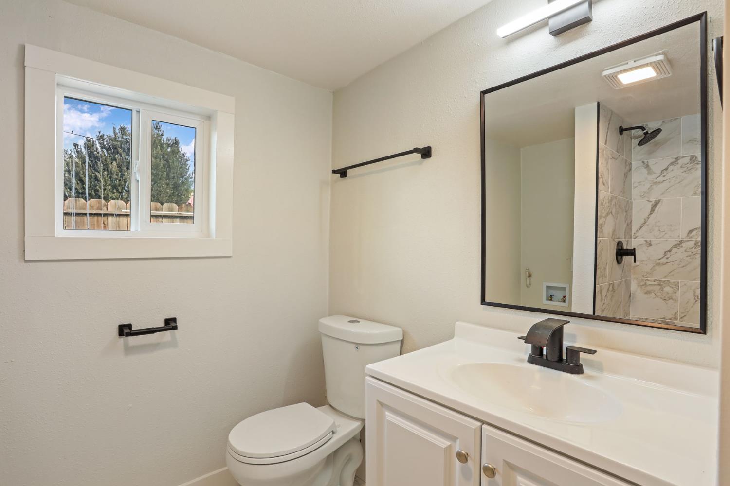 327 Hosmer Ave, Modesto, CA 95351