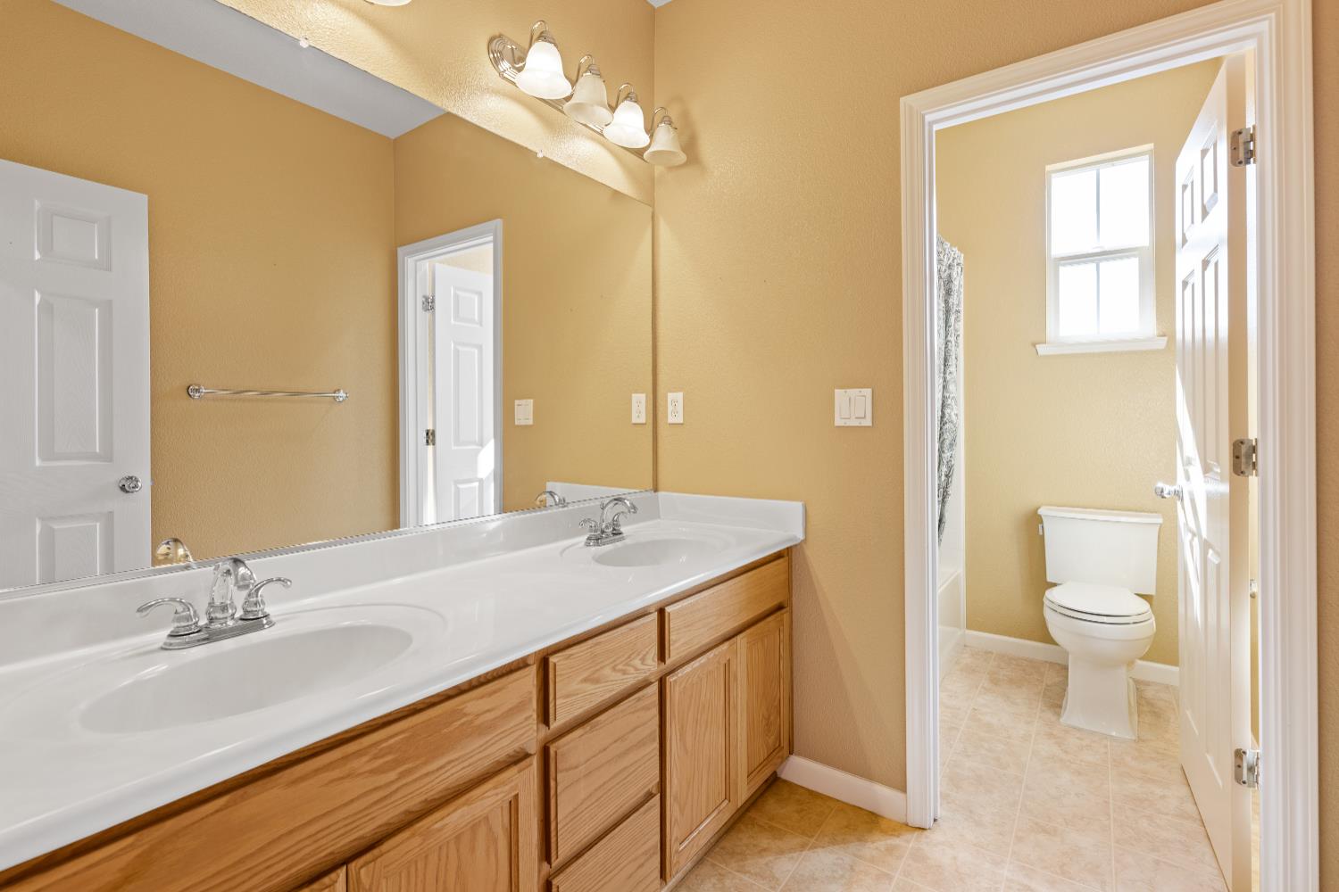 9333 Vintner Cir, Patterson, CA 95363