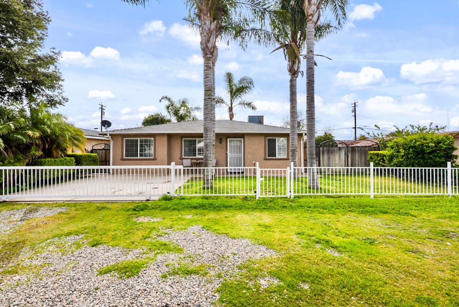 1518 Plumas Ave, Modesto, CA 95358