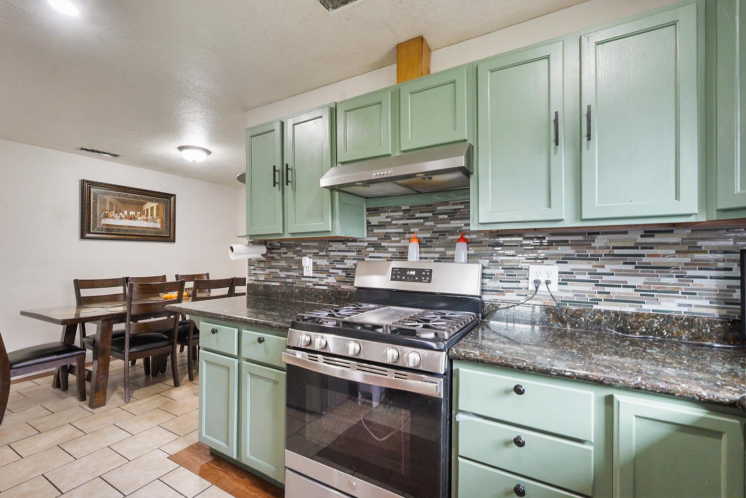 1518 Plumas Ave, Modesto, CA 95358