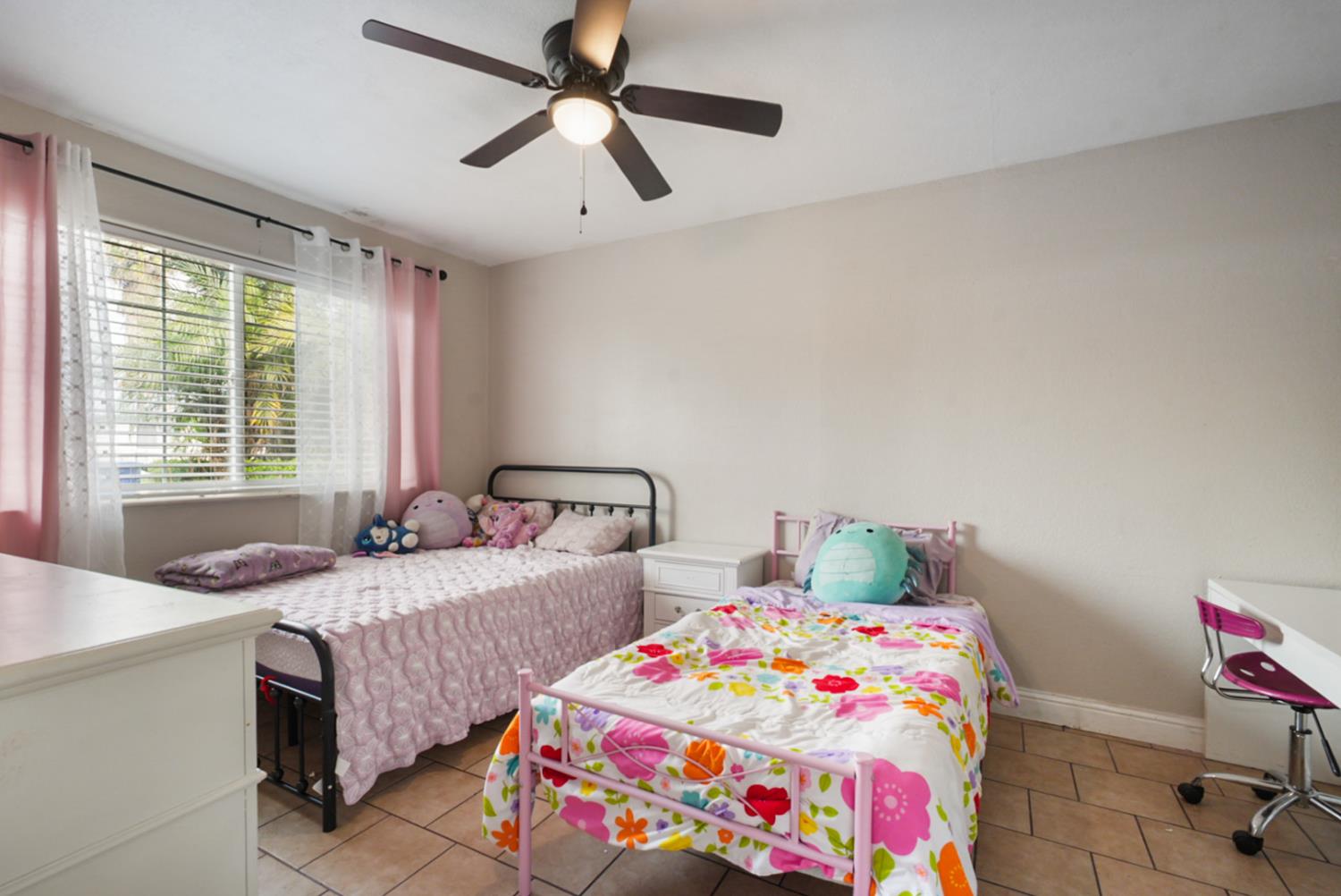 1518 Plumas Ave, Modesto, CA 95358