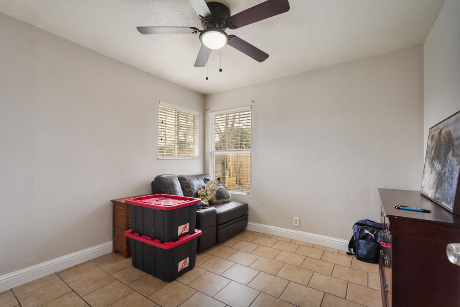 1518 Plumas Ave, Modesto, CA 95358