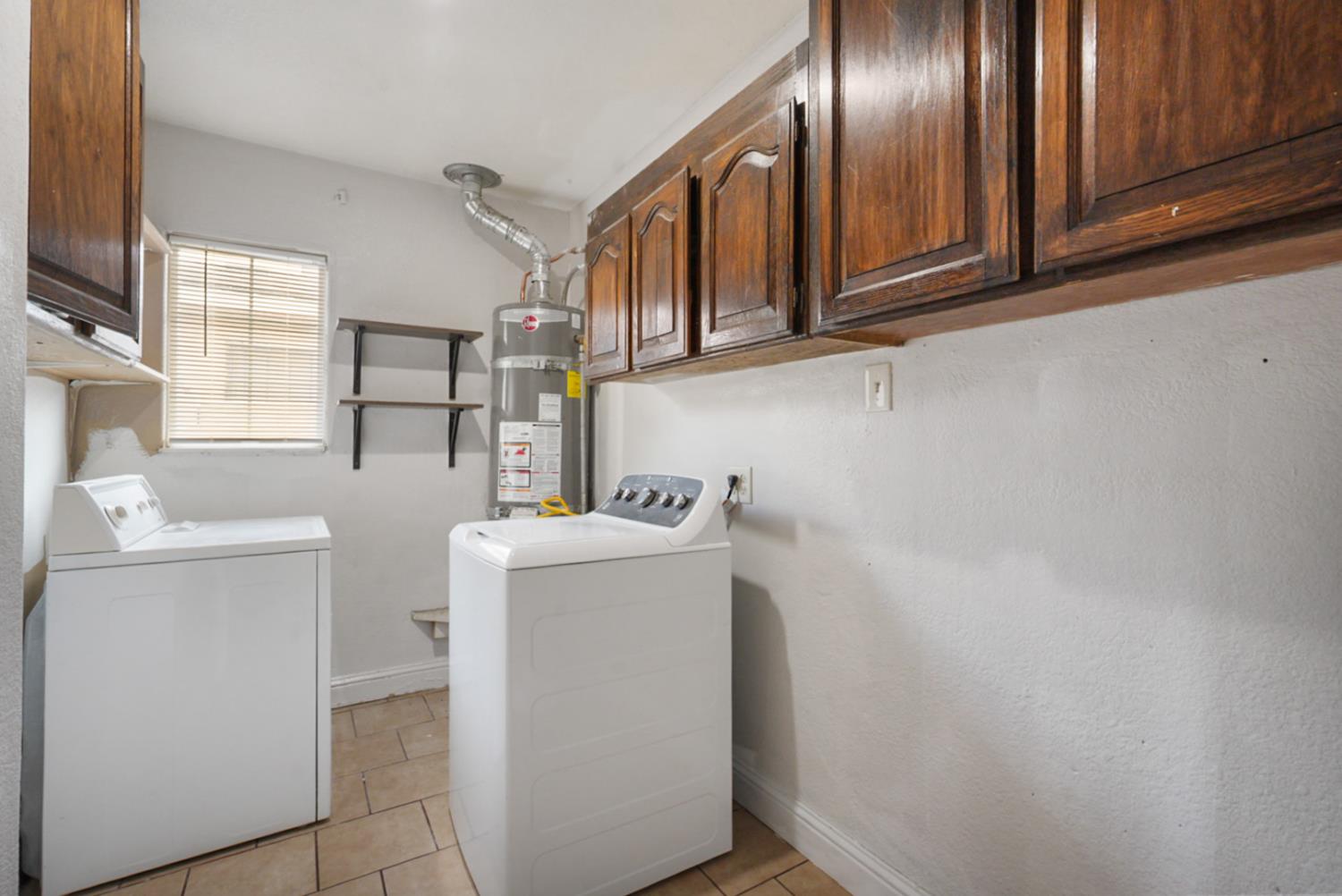 1518 Plumas Ave, Modesto, CA 95358