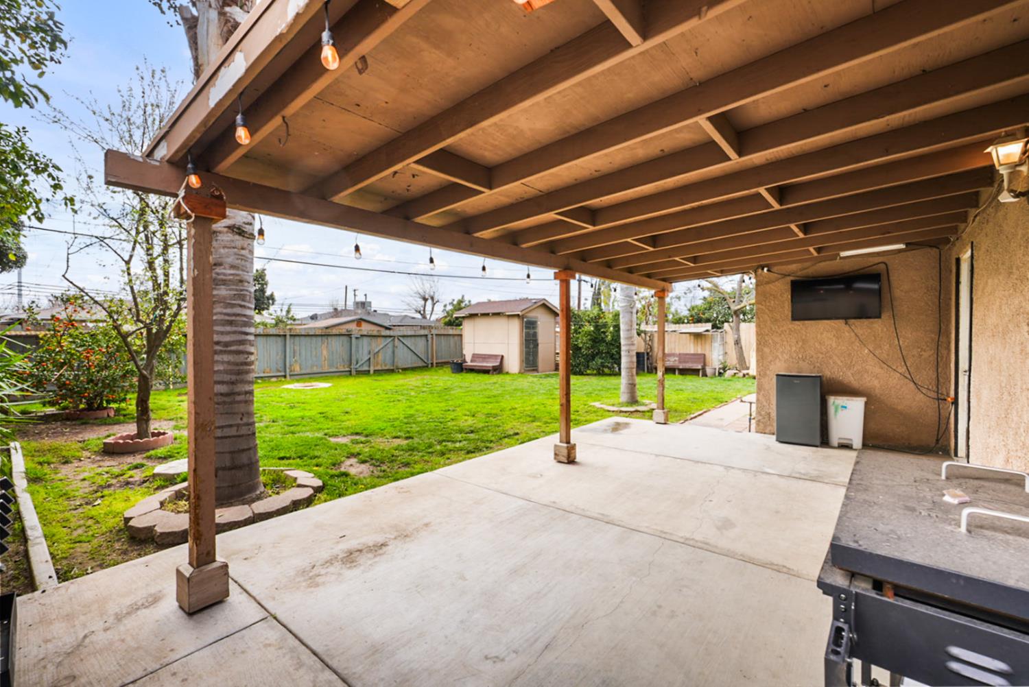 1518 Plumas Ave, Modesto, CA 95358