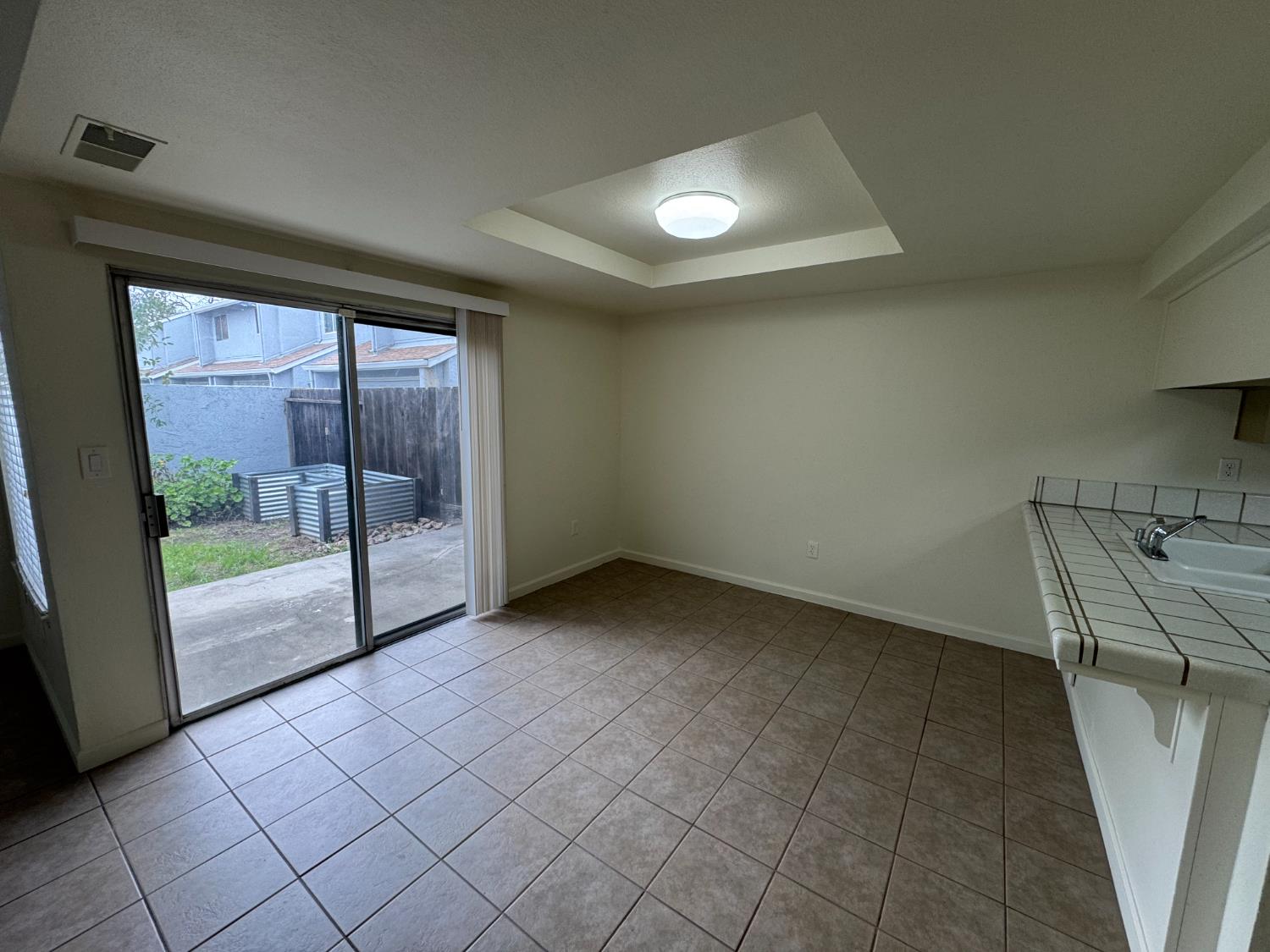 817 E Orangeburg Ave #5, Modesto, CA 95350