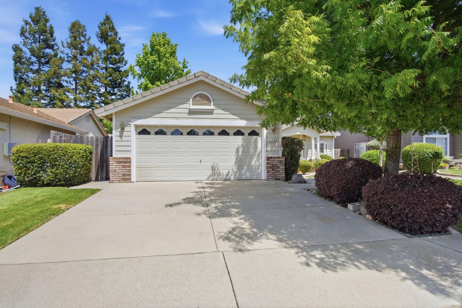1416 Ranch House Ct, Oakdale, CA 95361