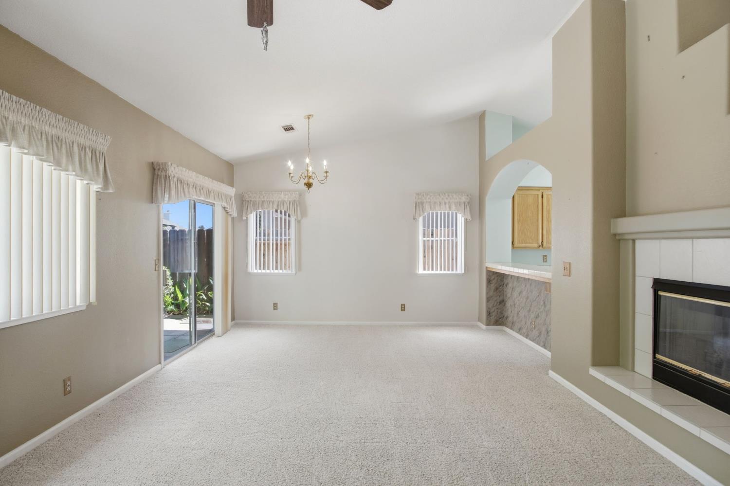 1416 Ranch House Ct, Oakdale, CA 95361