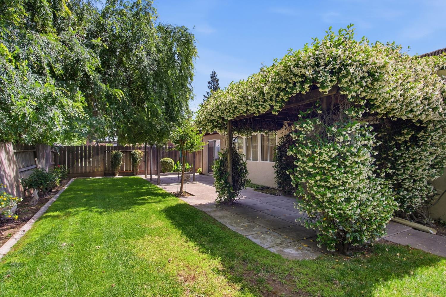 1416 Ranch House Ct, Oakdale, CA 95361