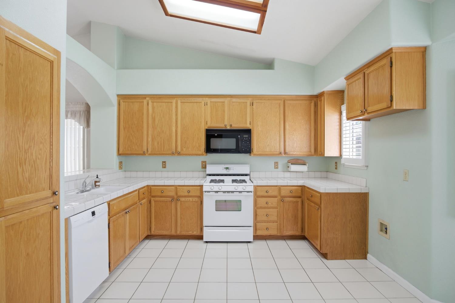 1416 Ranch House Ct, Oakdale, CA 95361