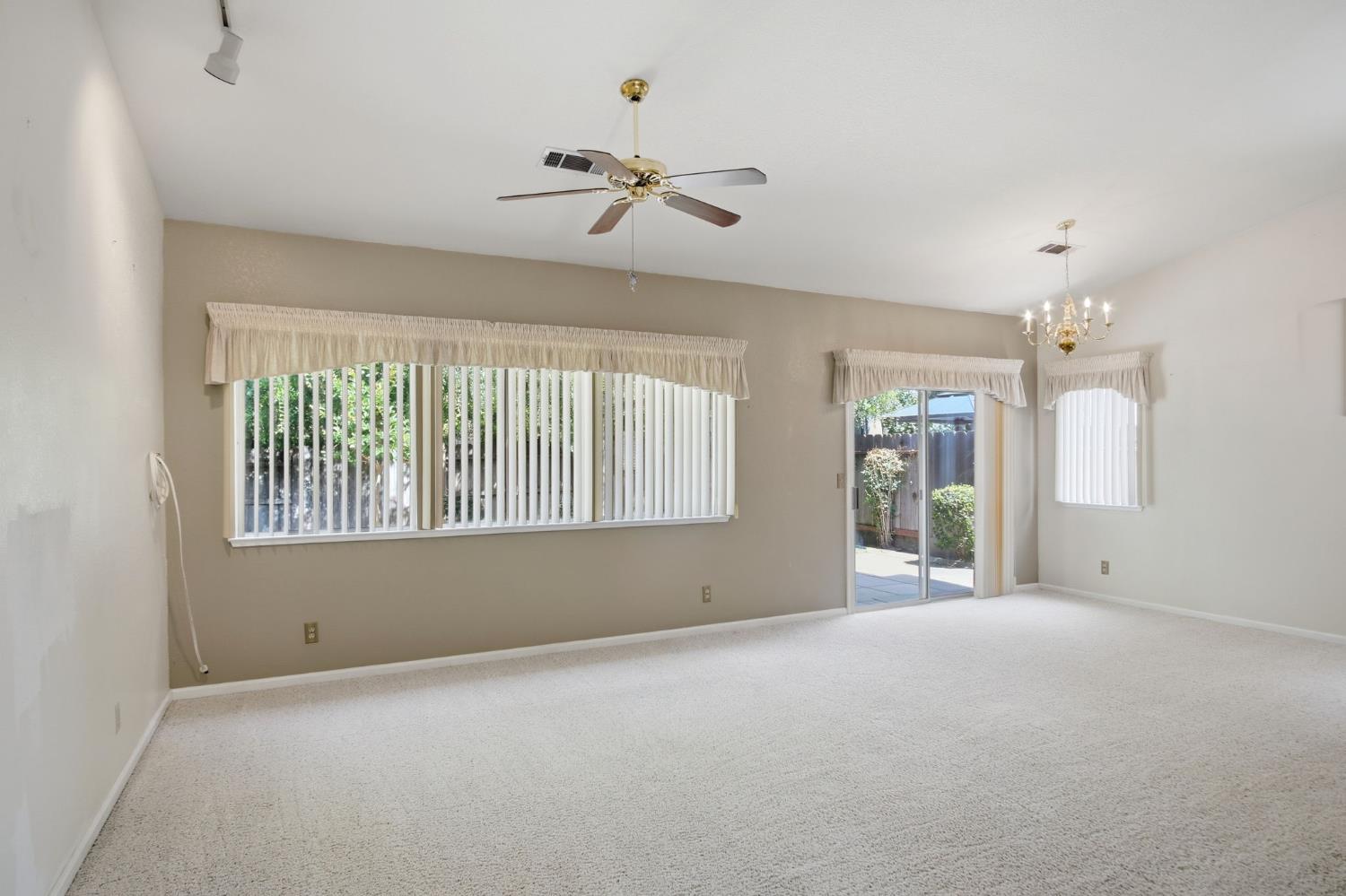 1416 Ranch House Ct, Oakdale, CA 95361