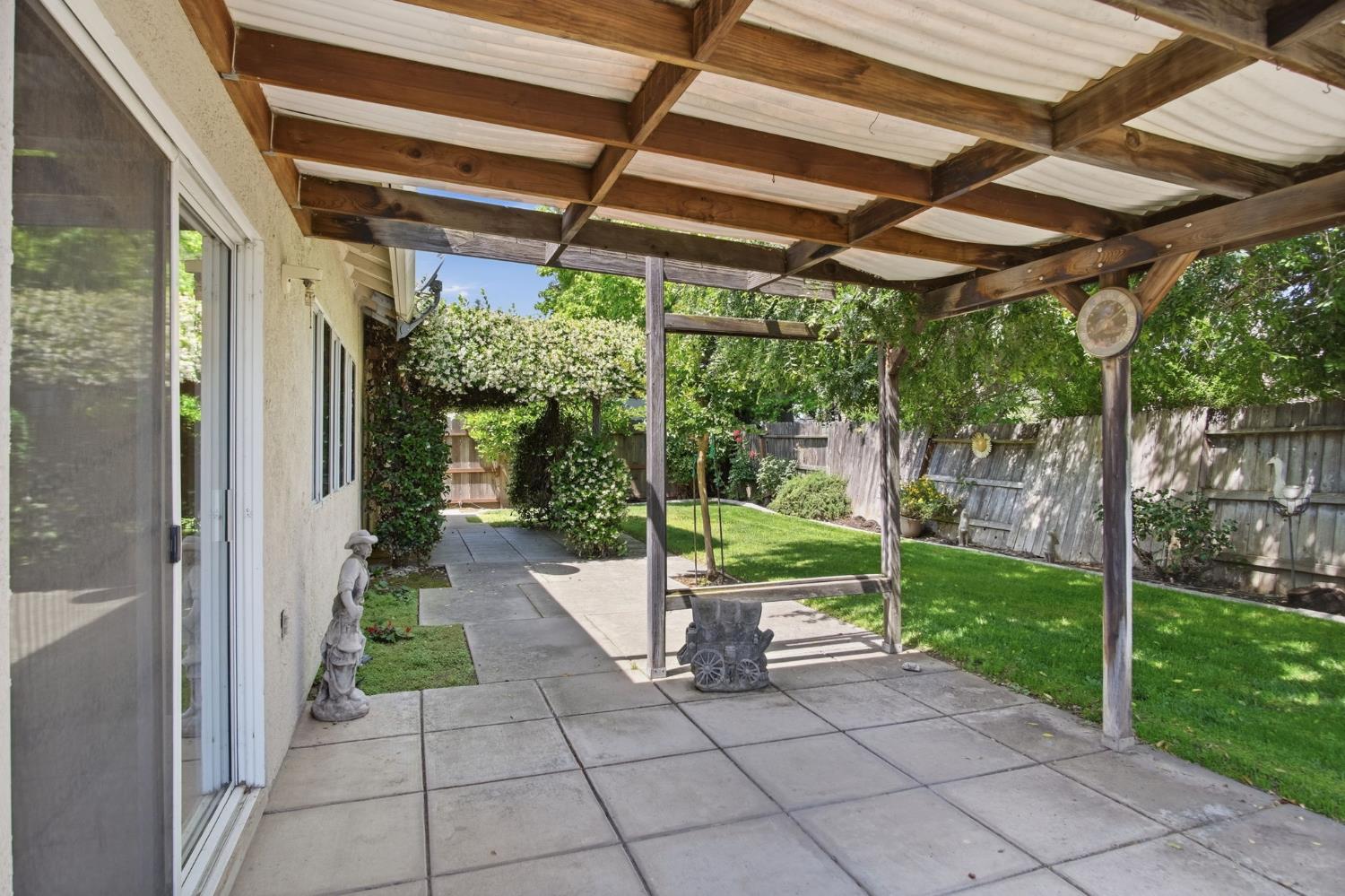 1416 Ranch House Ct, Oakdale, CA 95361