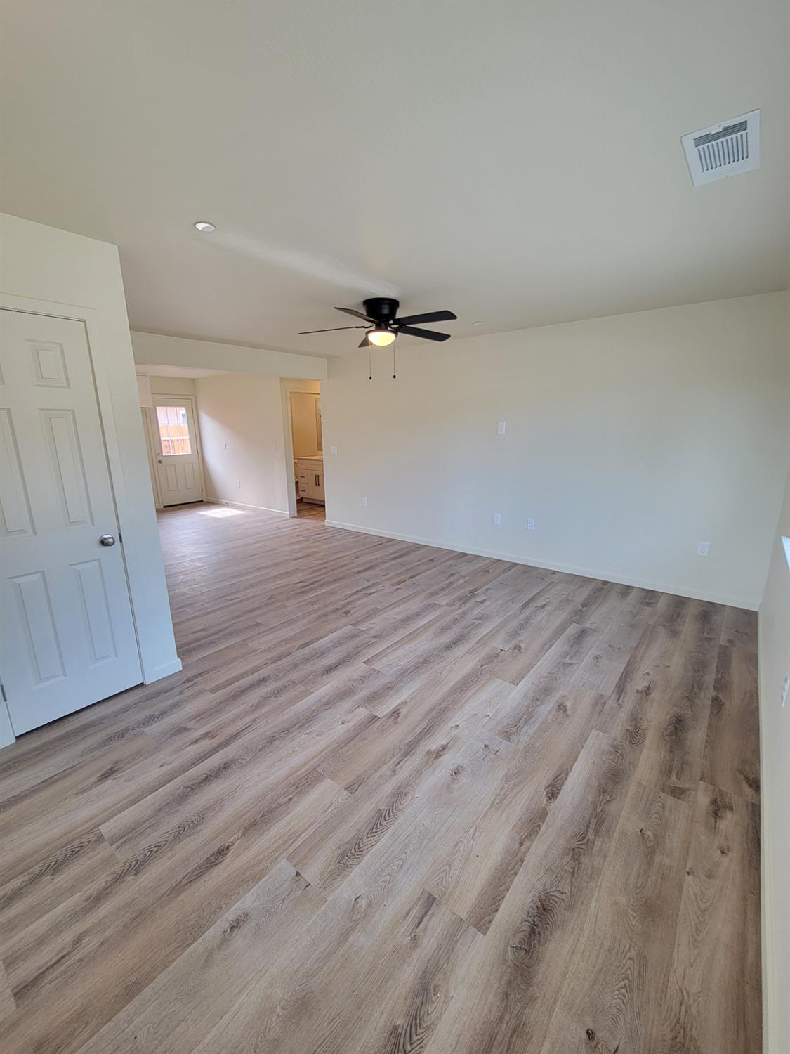 471 E Alameda St, Manteca, CA 95336