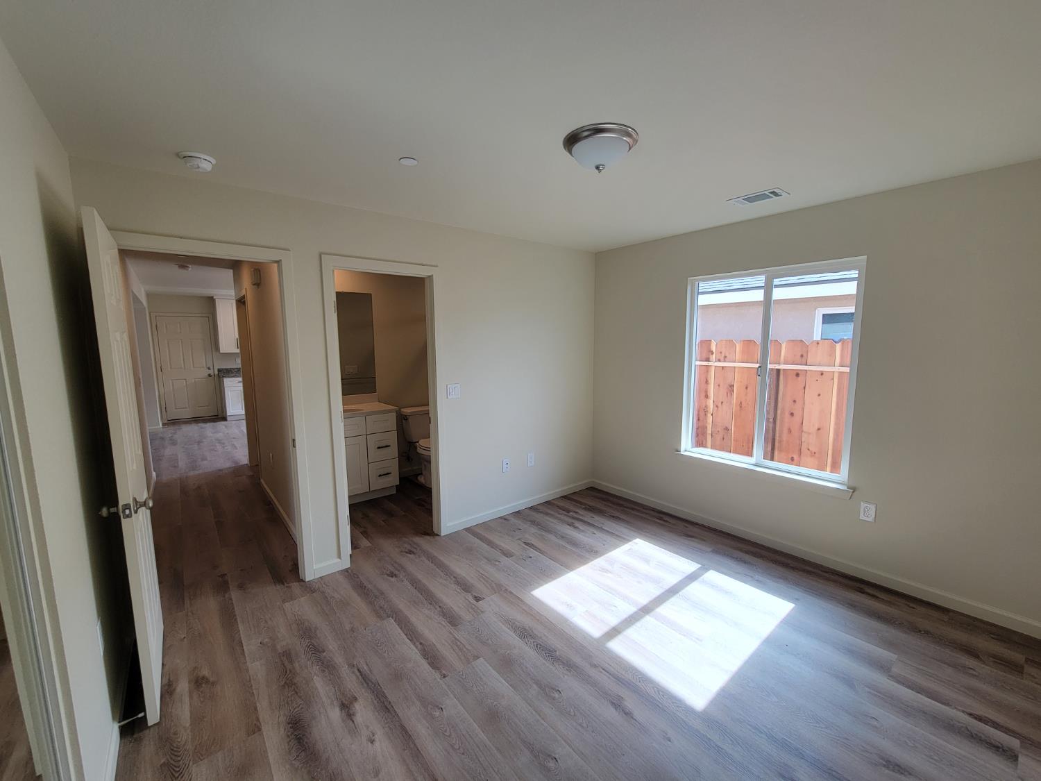 471 E Alameda St, Manteca, CA 95336