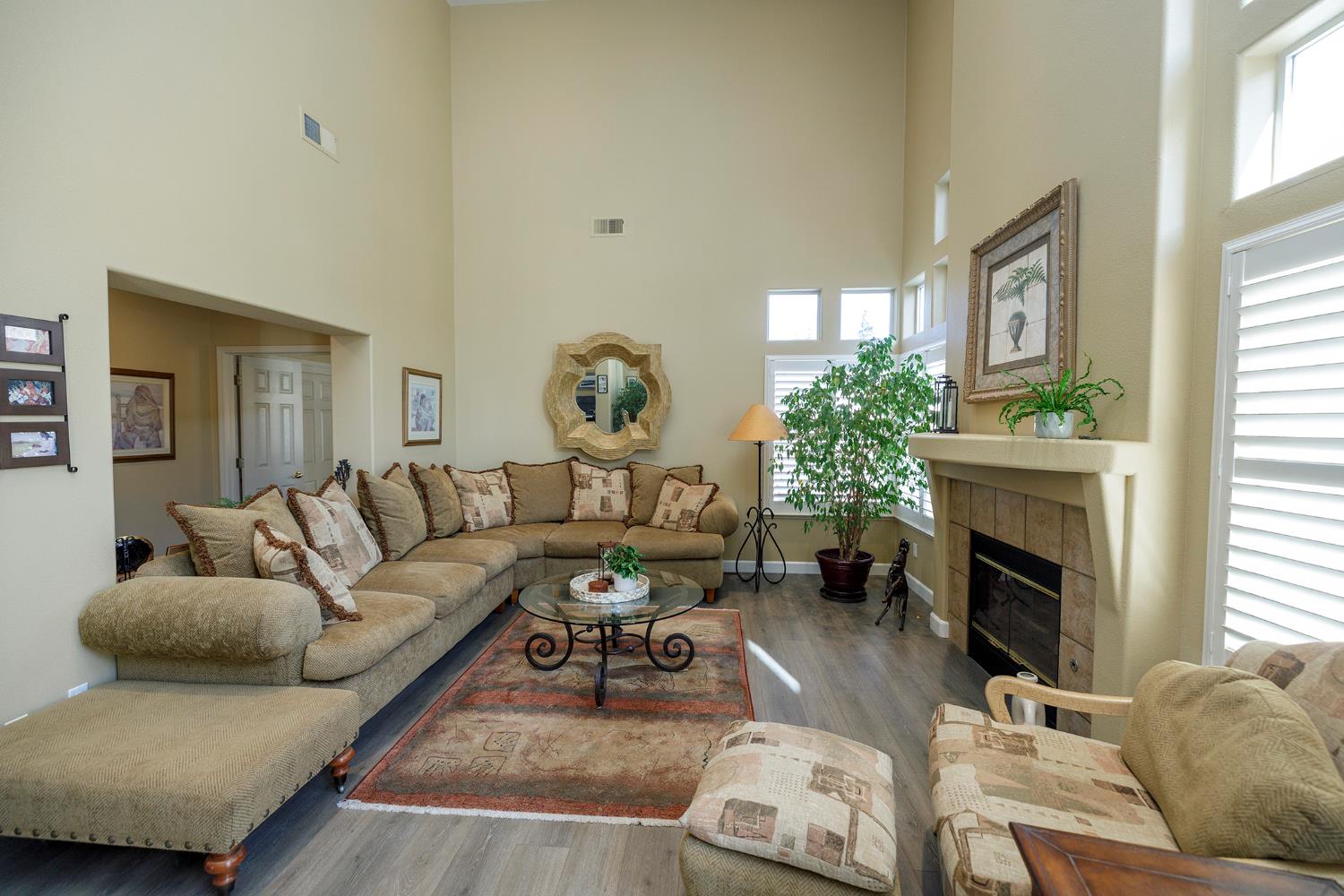 404 Solmar Ct, Oakdale, CA 95361