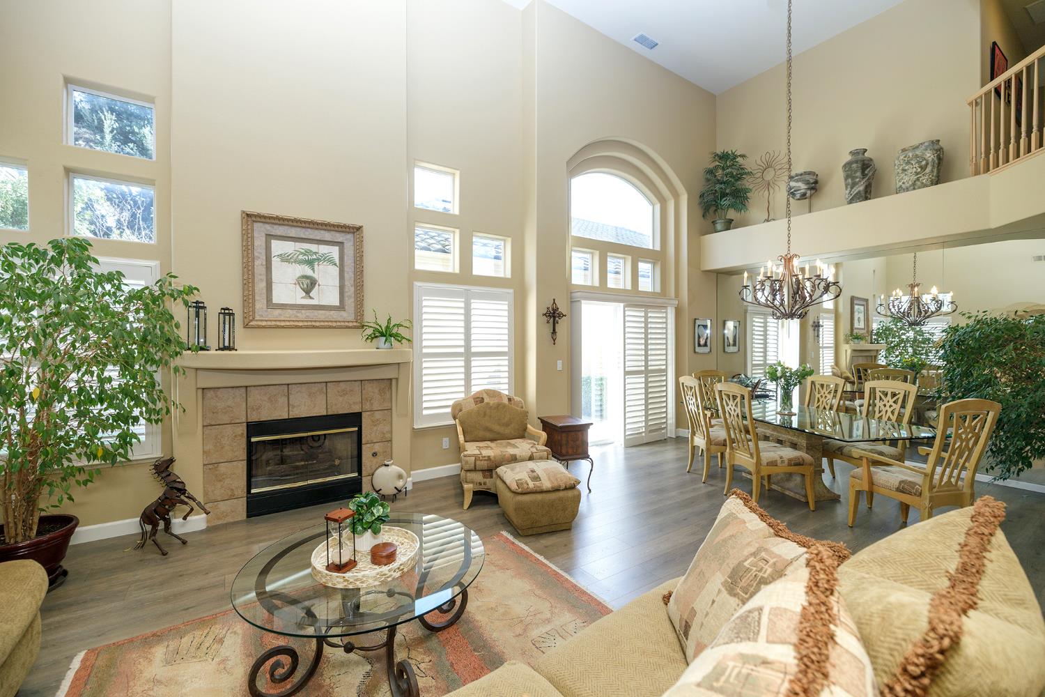 404 Solmar Ct, Oakdale, CA 95361