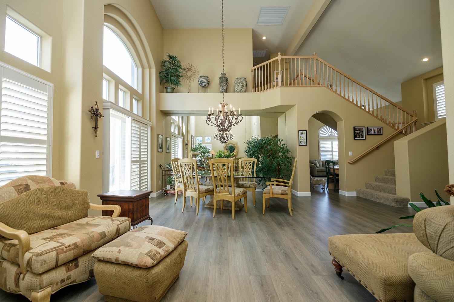 404 Solmar Ct, Oakdale, CA 95361