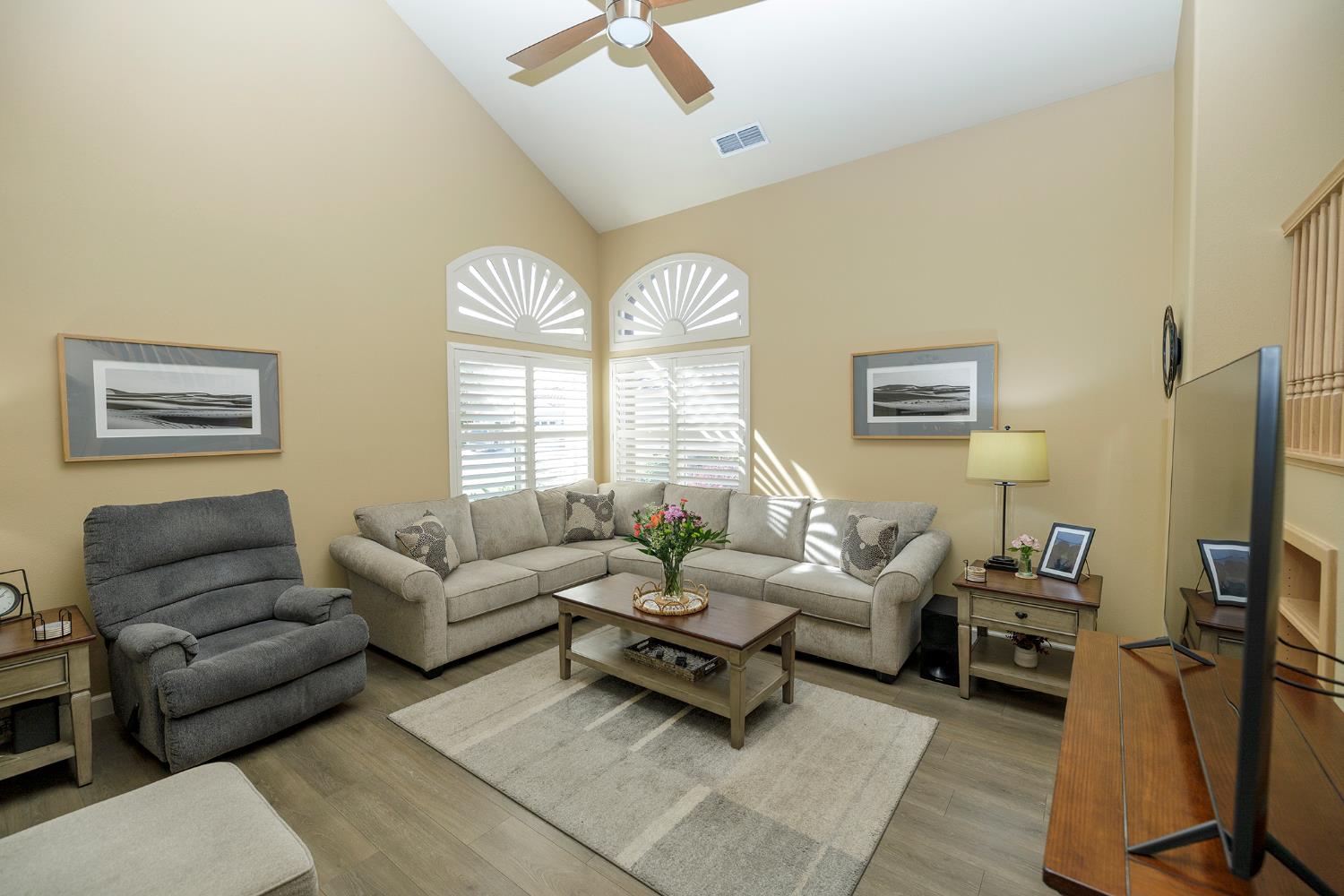 404 Solmar Ct, Oakdale, CA 95361