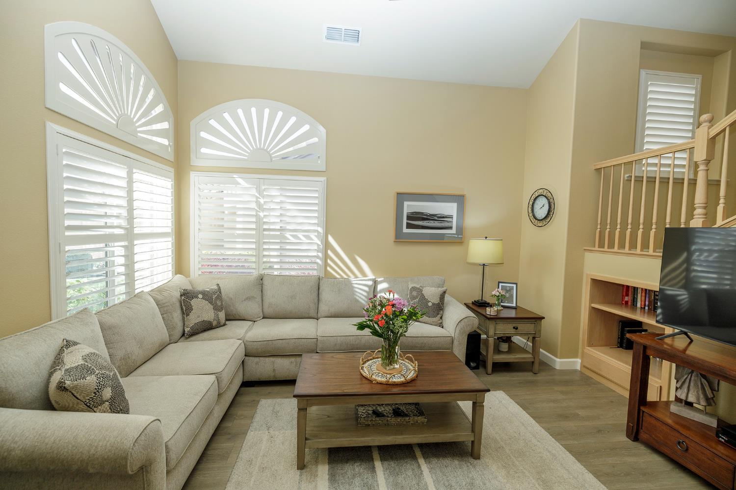 404 Solmar Ct, Oakdale, CA 95361