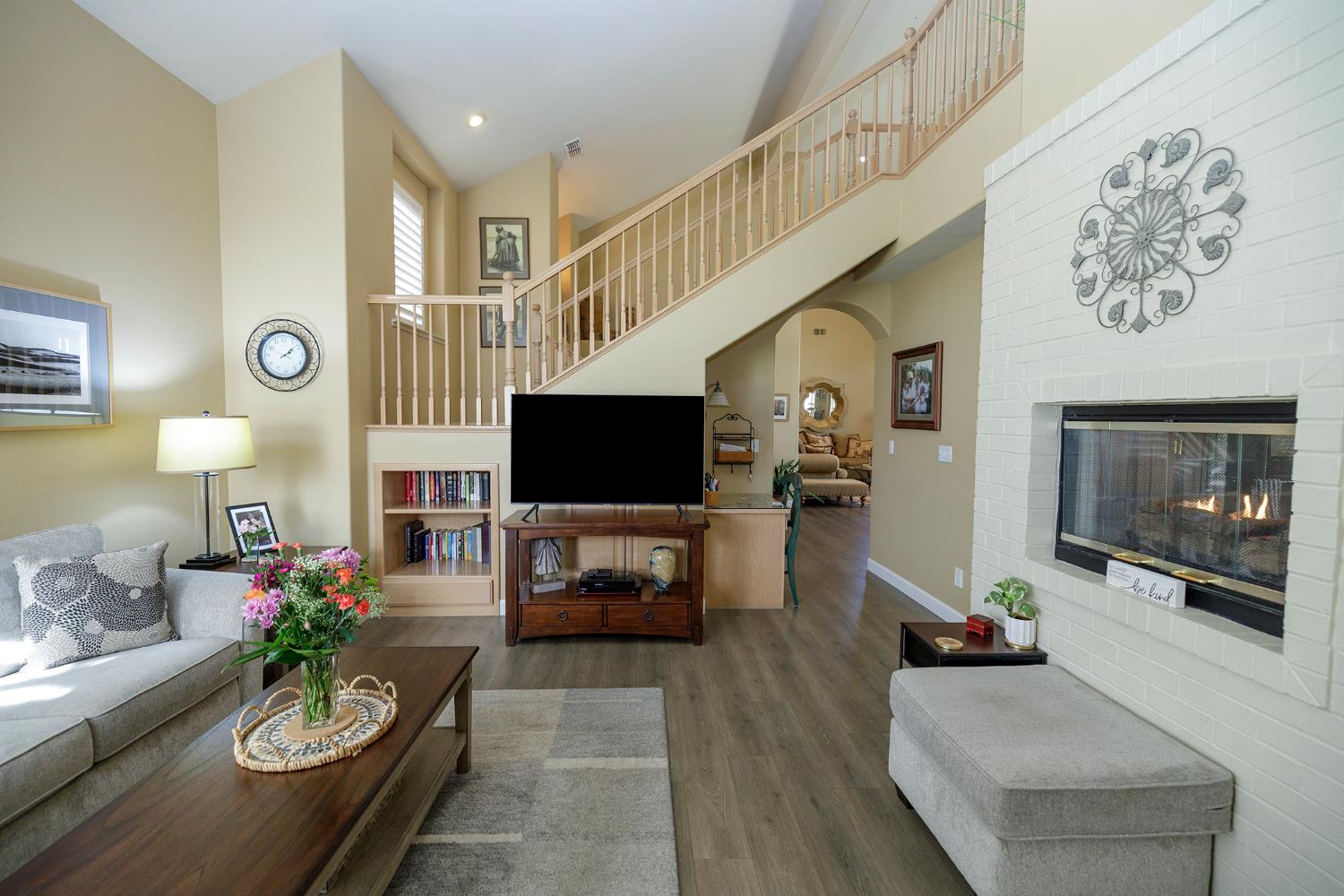 404 Solmar Ct, Oakdale, CA 95361