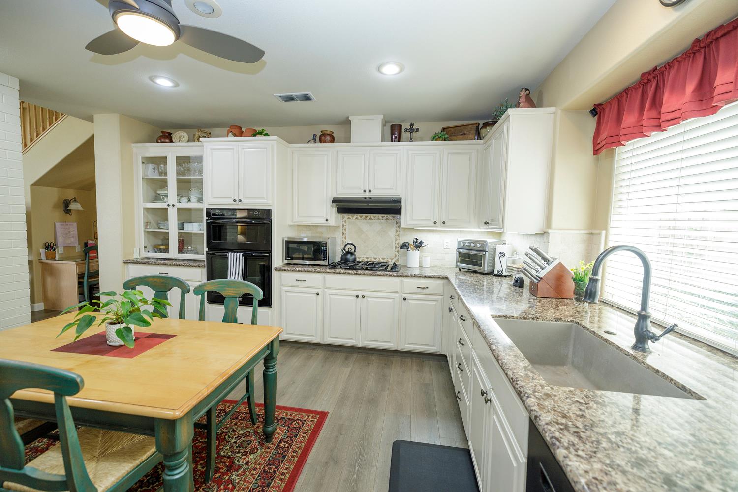 404 Solmar Ct, Oakdale, CA 95361