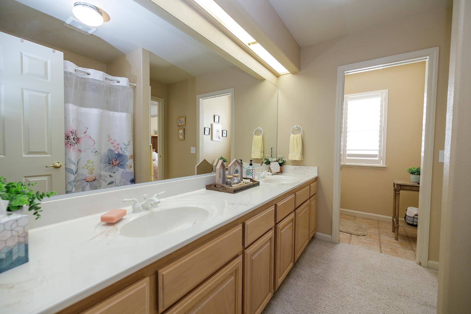 404 Solmar Ct, Oakdale, CA 95361