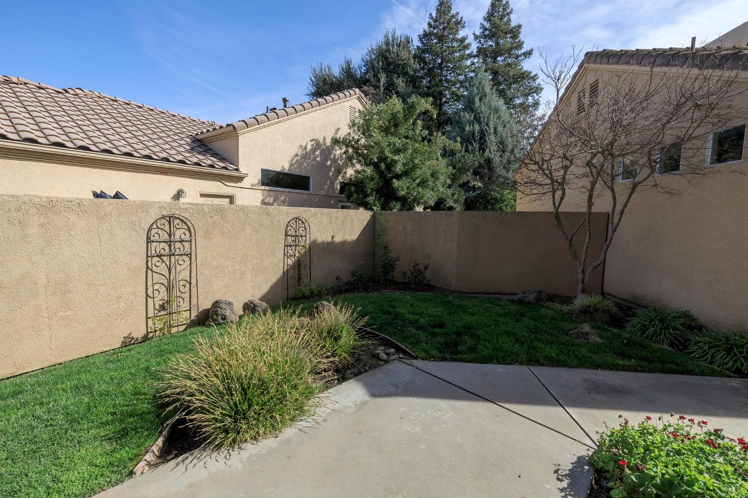 404 Solmar Ct, Oakdale, CA 95361